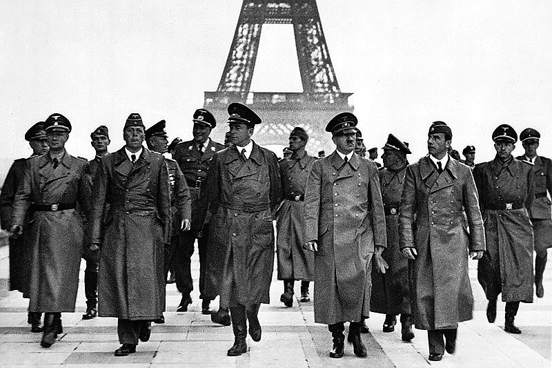 WIKIMEDIA COMMONS
Hitler and entourage visiting Eiffel Tower in 1940.