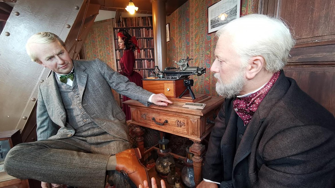 TOUR EIFFEL
Wax figures of Gustave Eiffel at different ages.