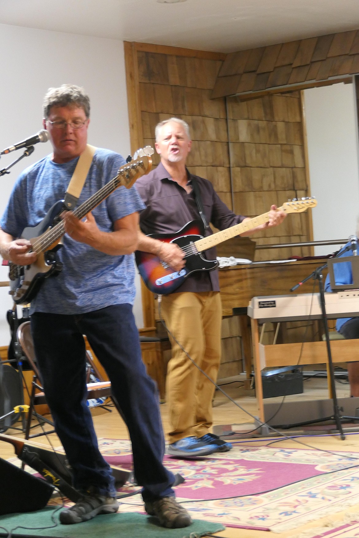 Sid Seay and Doug Ruhman got their mojo workin'. (Carolyn Hidy/Lake County Leader)