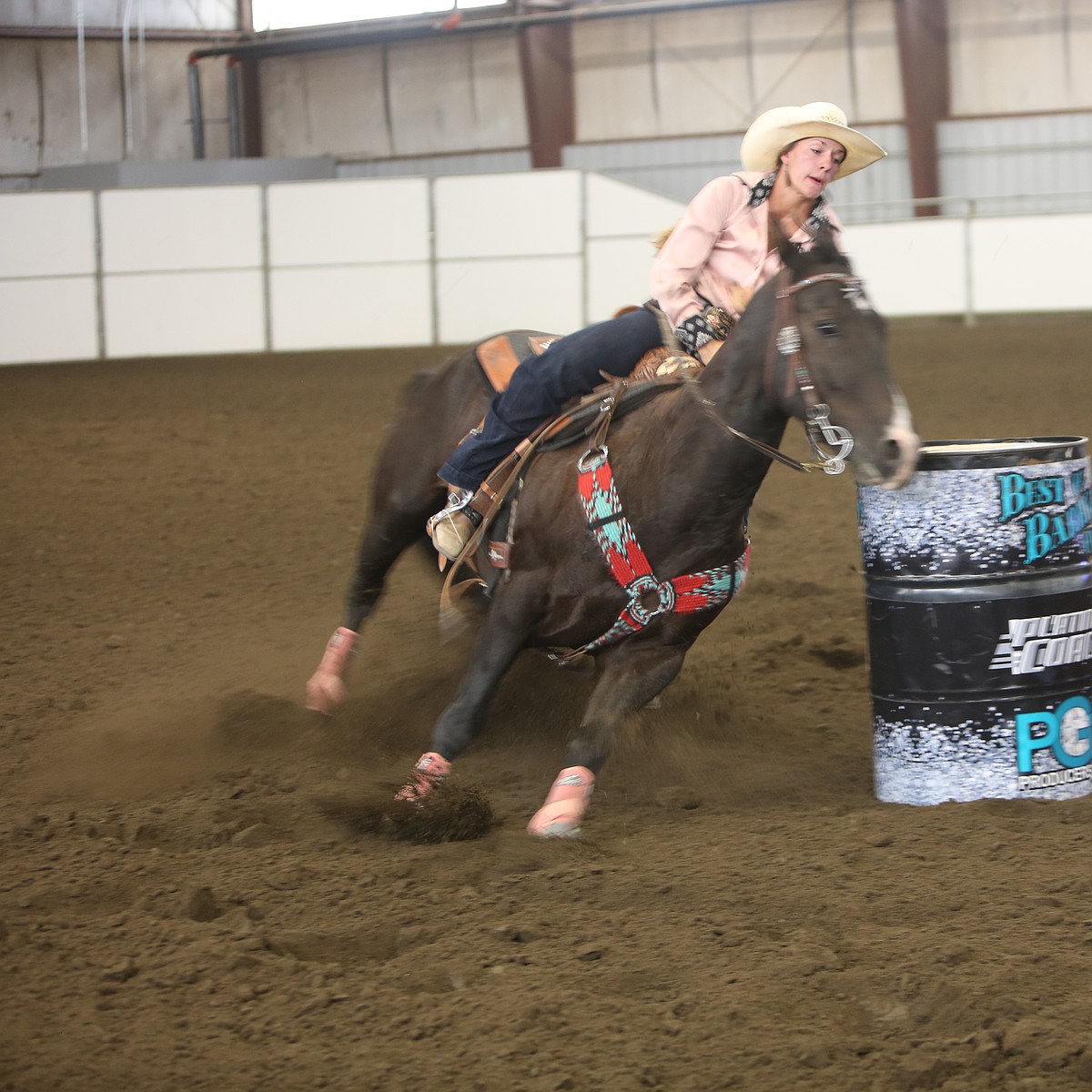 Barrel racers compete at Grant County Fairgrounds | Columbia Basin Herald
