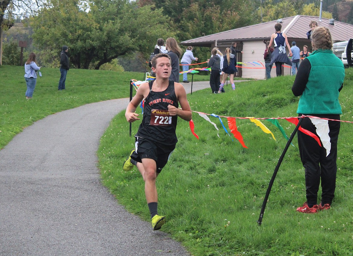 Sophomore Dylan Lord competes in the William Johnson Sandpoint Invitational on Saturday.