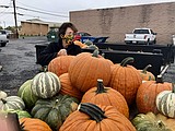 Pumped for pumpkins: Gourd sale raises funds for Soroptimists in Moses Lake