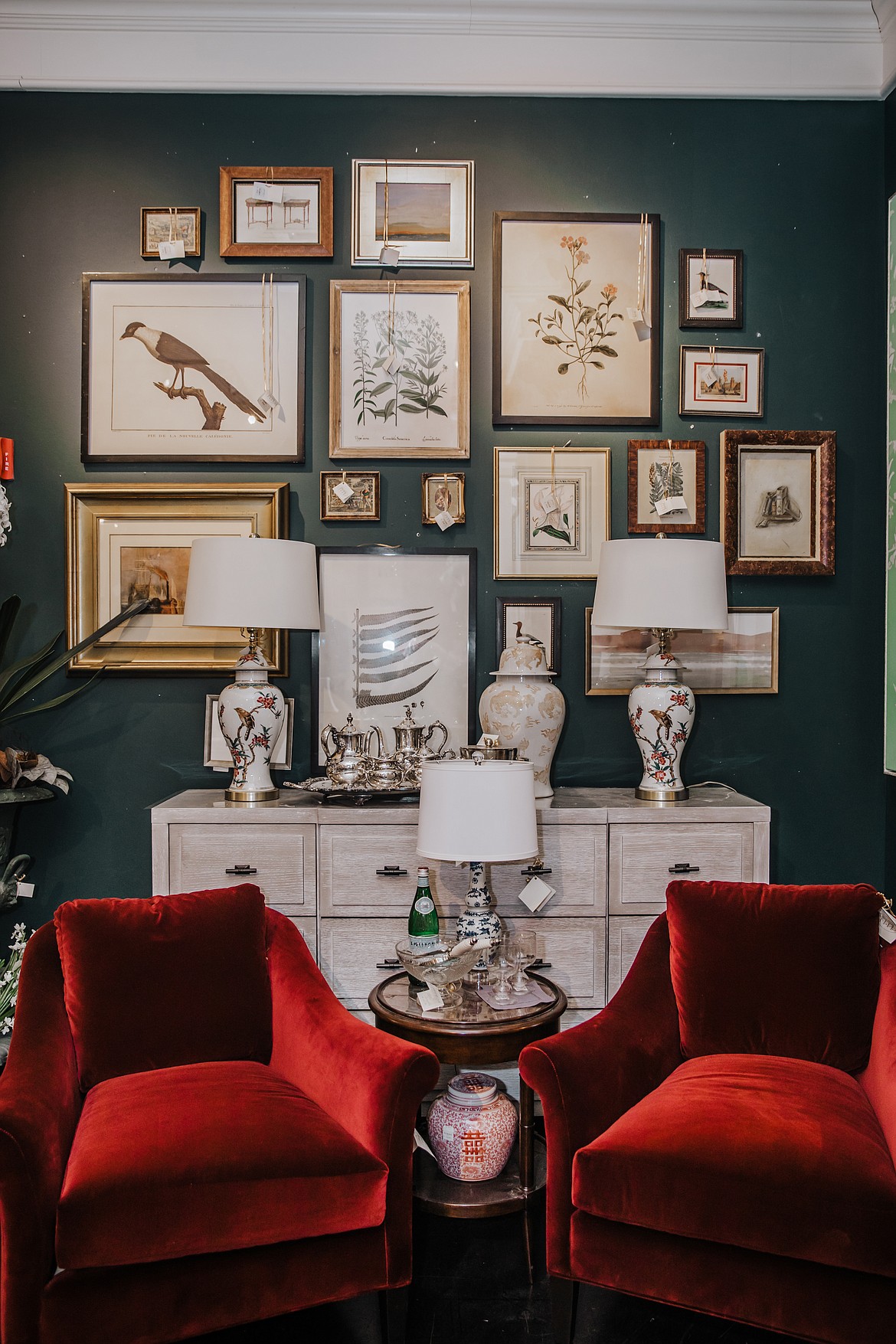 The easiest way to place an arrangement is to place the middle first and work around it.