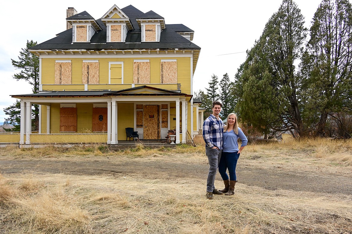 Justin and Jasmine Morton outside the front door of the O'Brien/Somers Mansion (photo credit: Kelly Kennedy).