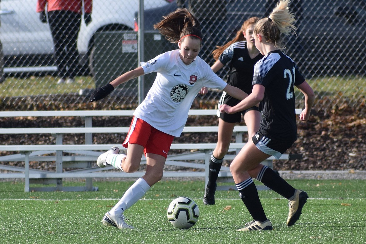 Photo by MARCEE HARTZELL
During the month of November the Thorns North FC Girls 07 Red soccer team has had several games weekly against local clubs. The Thorns lost to Billings G06/07 3-1, with the lone Thorns goal by Emma Christensian off of a deflection from the Billings goalkeeper. The Thorns tied Three Rivers SC G07 Black 1-1, with the early goal by Thorns midfielder Riley Brazle (pictured above) after taking a long shot from outside the 18. Last weekend the Thorns tied Spokane Sounders G08 Rave 1-1. Kyndall Dolin scored off a deflection by the Sounders goalkeeper. On Sunday, the Thorns then beat WE G07 Sandobal 3-0 with one goal scored by Jamie Lawrence (assist Rachel Corette) and two by Kennedy Hartzell (both from free kicks).