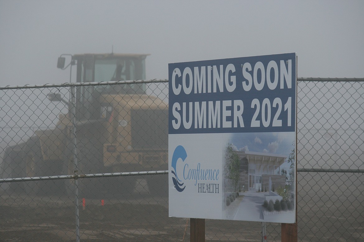 Construction crews have begun work on a new Confluence Health facility on Yonezawa Boulevard in Moses Lake. Moses Lake building official Kevin Myre said a building permit was issued for the project, 7,000 square feet, Dec.2.