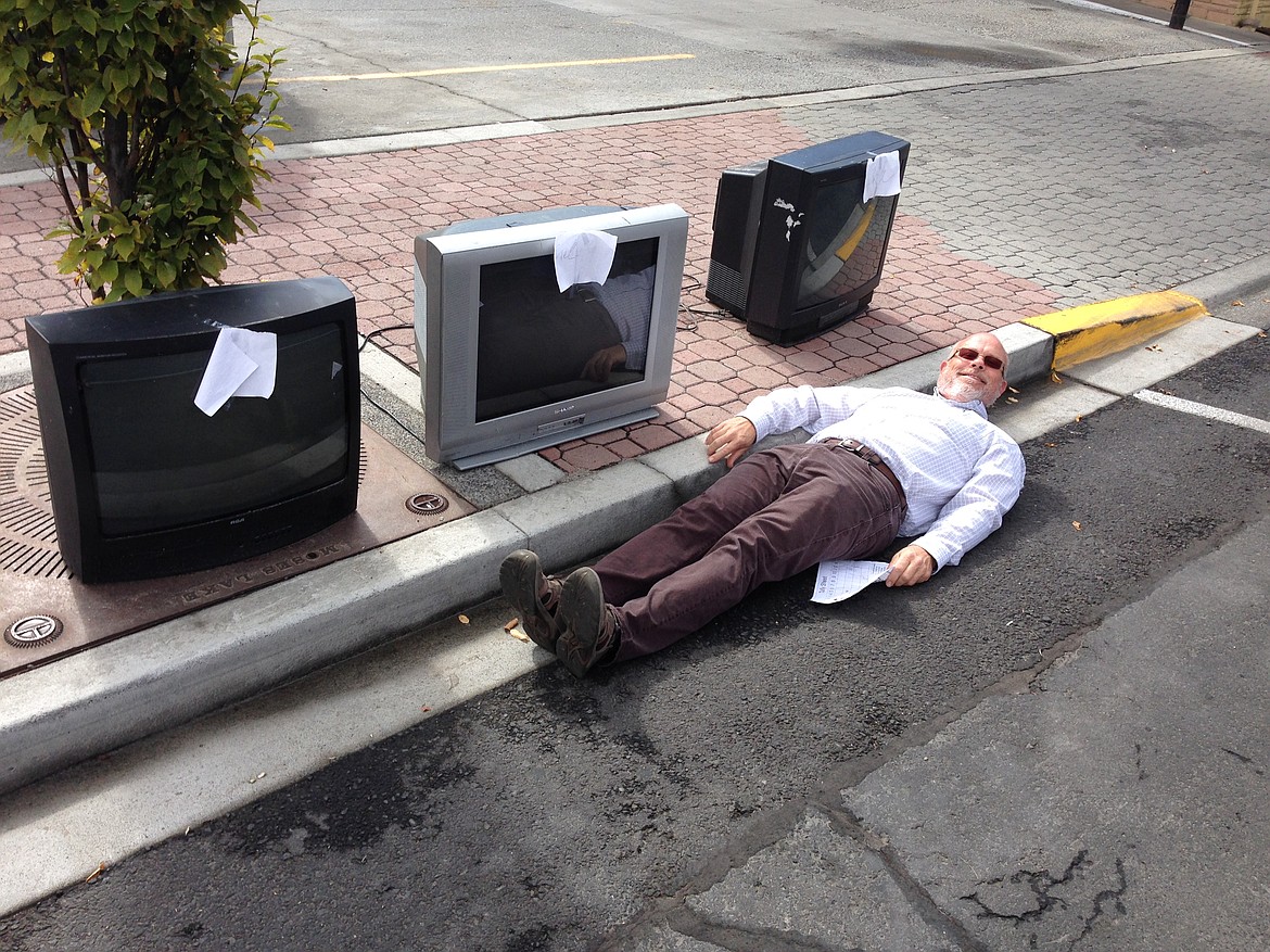 During an employee wellness event in 2014, there was a competition to come up with the funniest photograph from the event. At a Poker Walk, where free TVs were offered, Grigg decided to add himself to the competition, winning a prize with this photo. Grigg was known for bringing joy and play to everything he did.