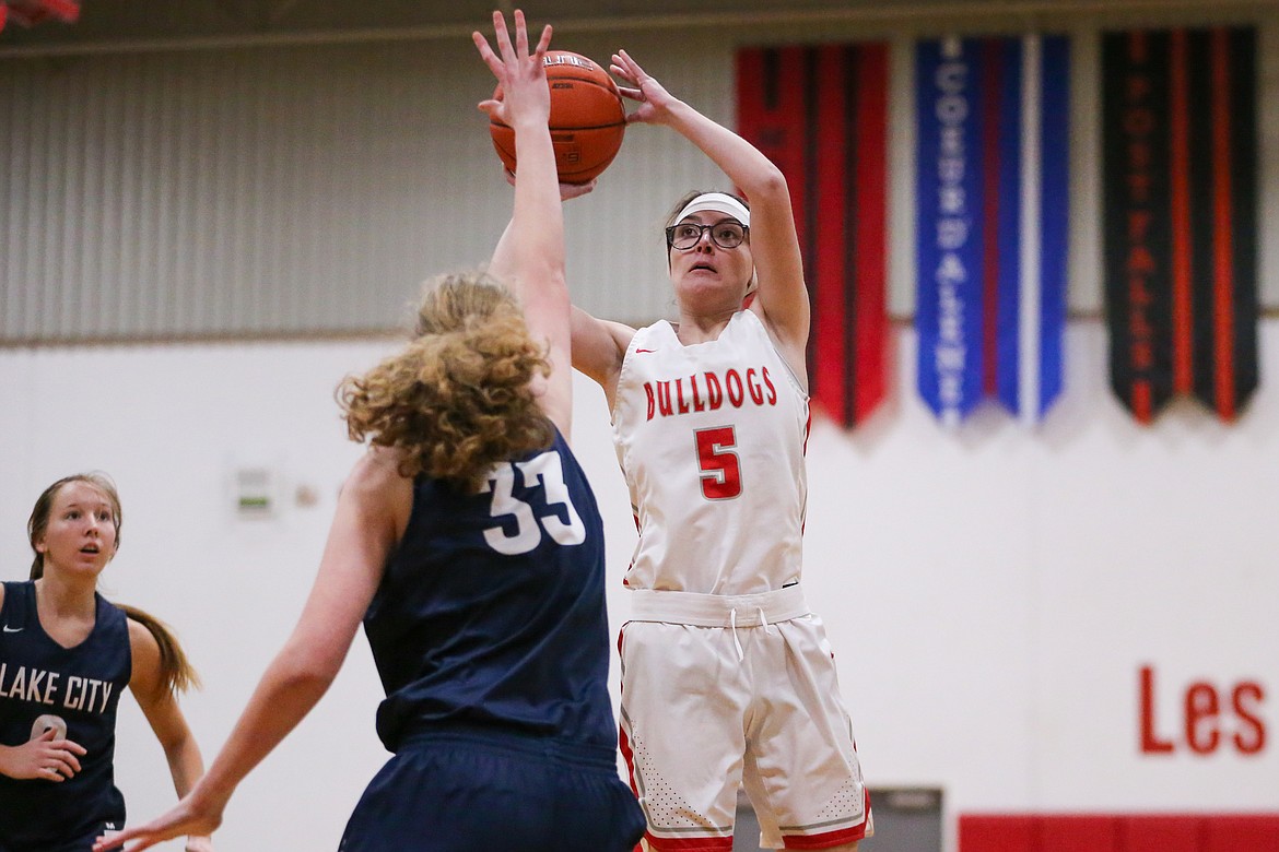 Sophomore Anna Reinink pulls up for a jumper during Tuesday's game.