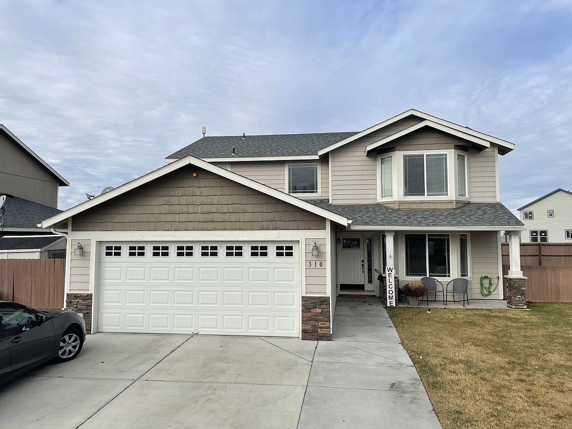 The Graveses' home west of Moses Lake.