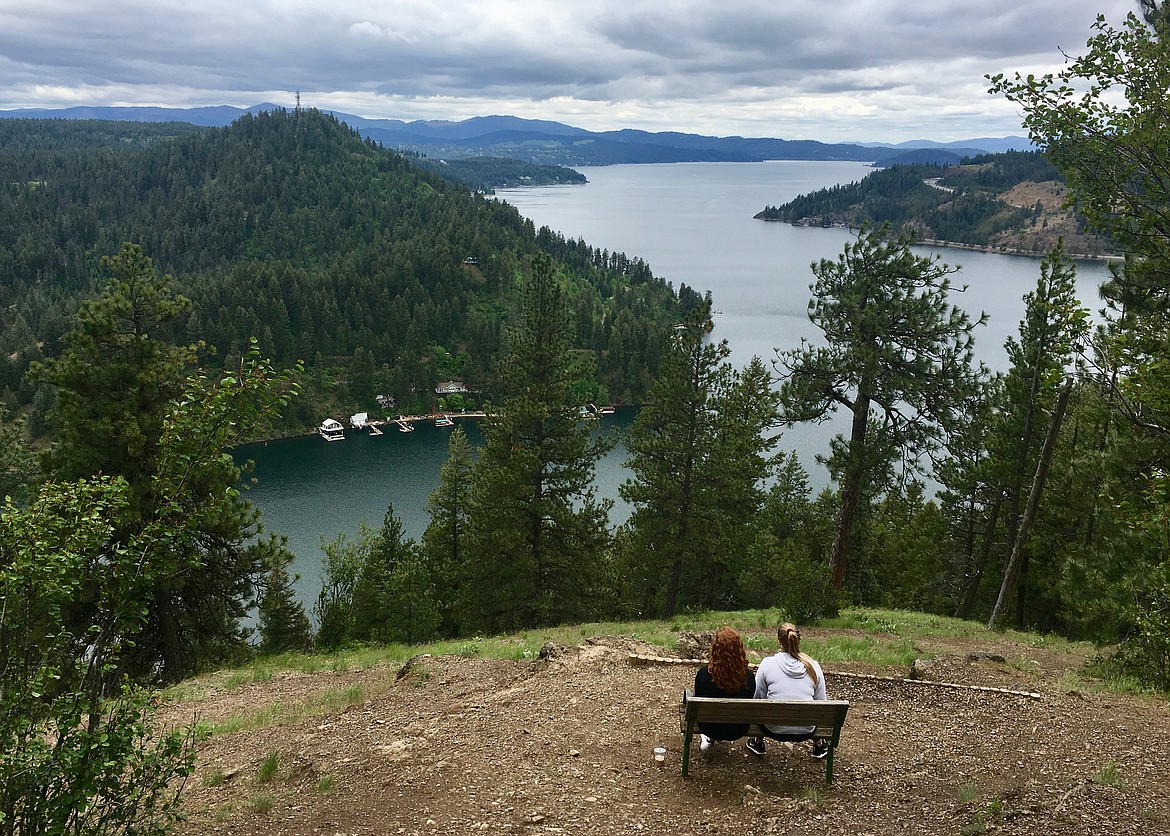 The iconic viewing area on the Mineral Ridge hiking trail never fails.