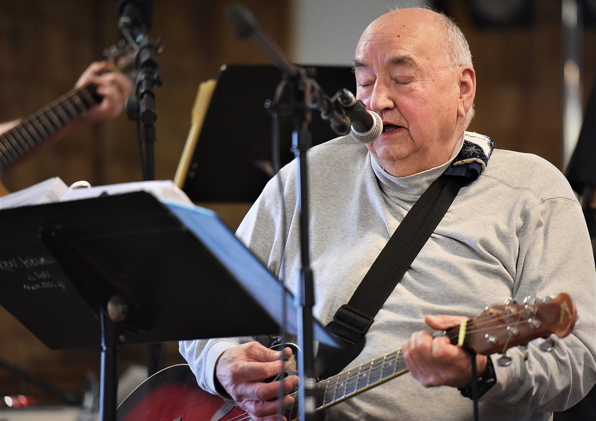 Ken Kenmille on guitar. (Scot Heisel/Lake County Leader)