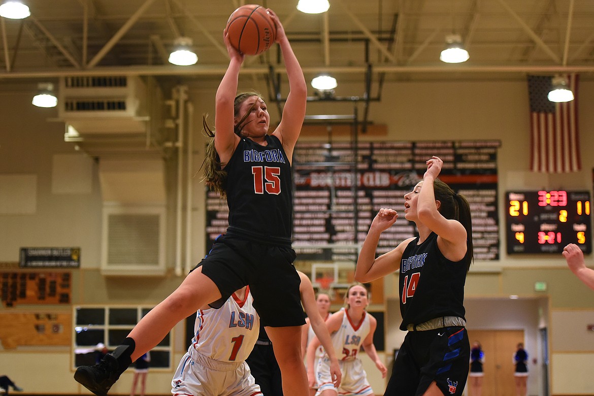 The Valkyries battled it out on the court during the Western B Divisional Basketball Tournament in Eureka last weekend.
Jeremy Weber/Bigfork Eagle