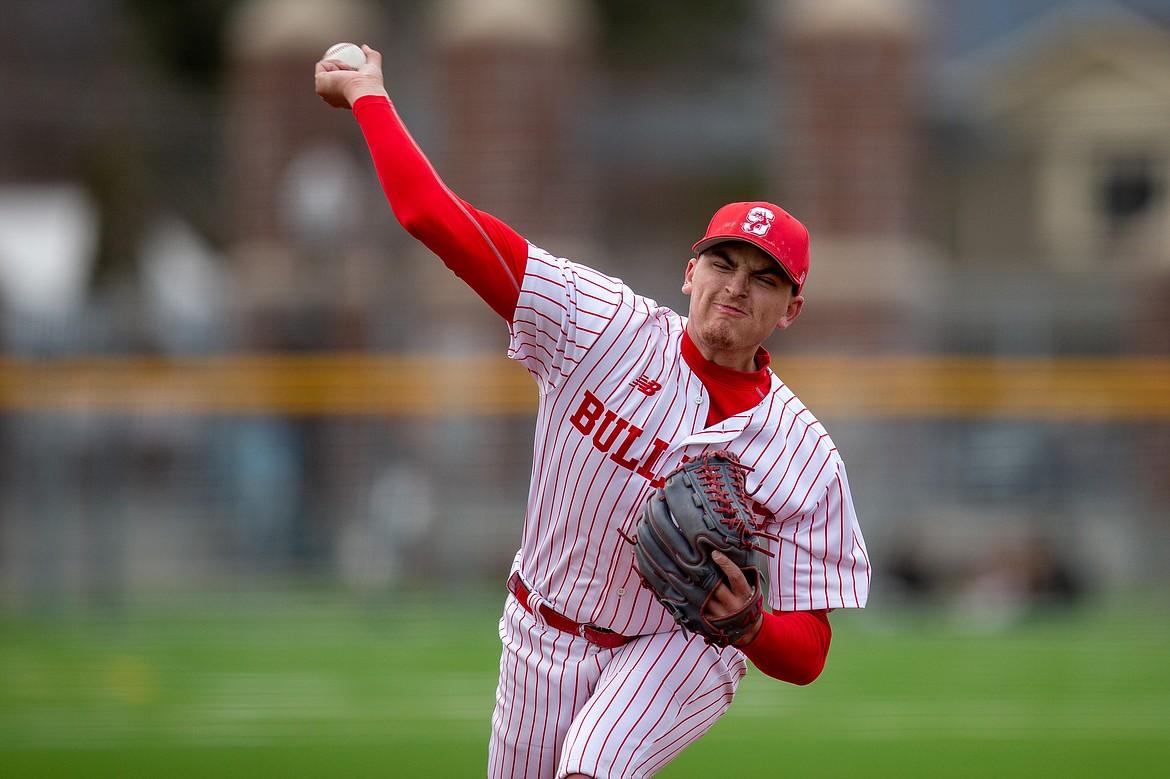 Evan Williams pitches on Thursday.