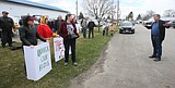 Anti-maskers show up at special board meeting