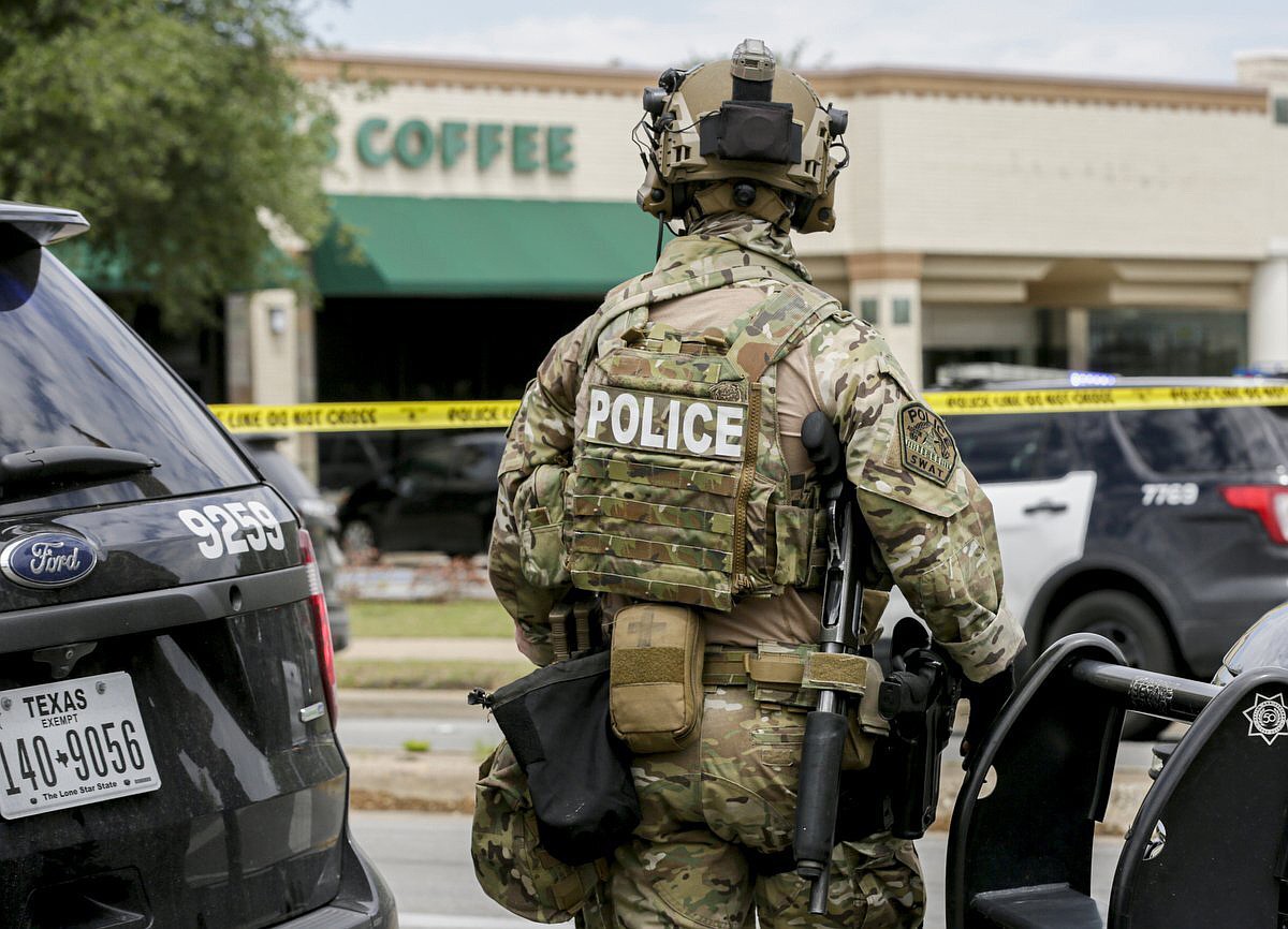 Suspect on the run in fatal shooting of 3 in Texas | Coeur d'Alene Press