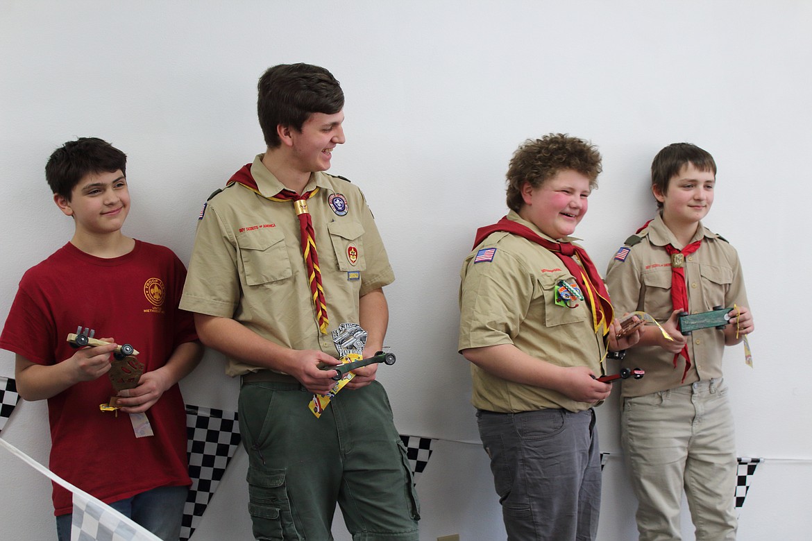 (Photo by Victor Corral Martinez)
Troop accepting their awards.