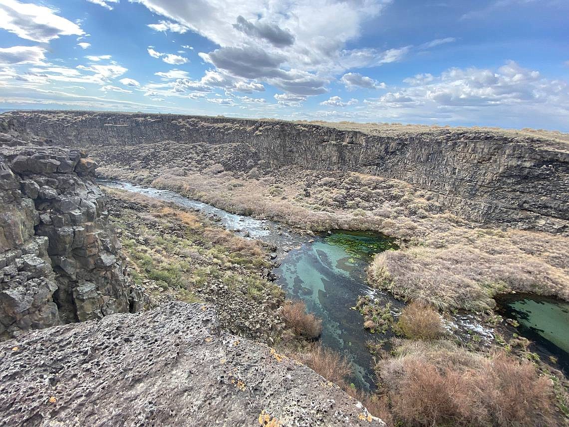 Nicole Blanchard NBLANCHARD@IDAHOSTATESMAN.COM
Visitors can see clear, blue-green pools from the overlook at Box Canyon Springs Preserve near Hagerman. The paved overlook is meant to make the springs accessible to all.