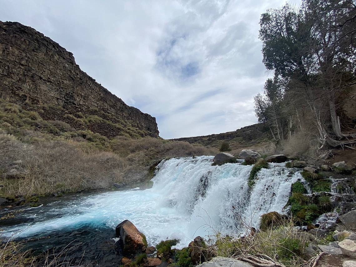 Nicole Blanchard NBLANCHARD@IDAHOSTATESMAN.COM
The Box Canyon Springs Trail takes hikers past a waterfall of spring water which pours into a deep blue pool.