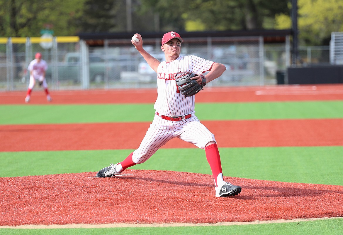 Evan Williams pitches on Tuesday.