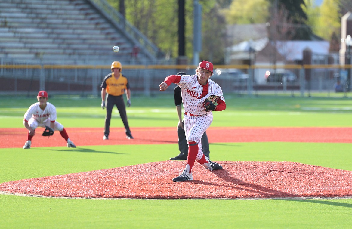 Zeke Roop pitches on Thursday.