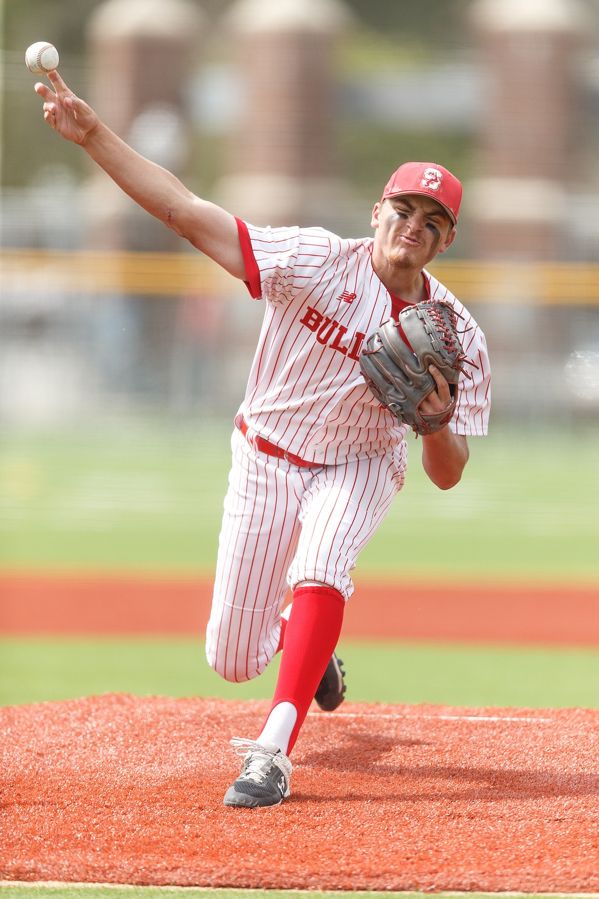 Evan Williams pitches on Wednesday.