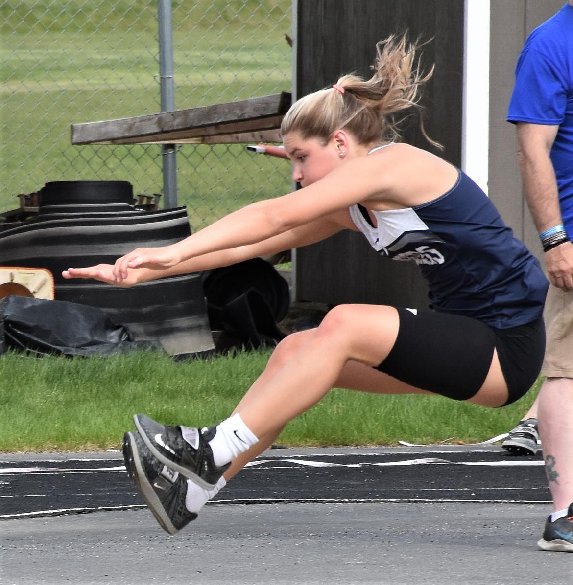 (Photo courtesy of Maureen Blackmore)
Holly Ansley winning the Long jump