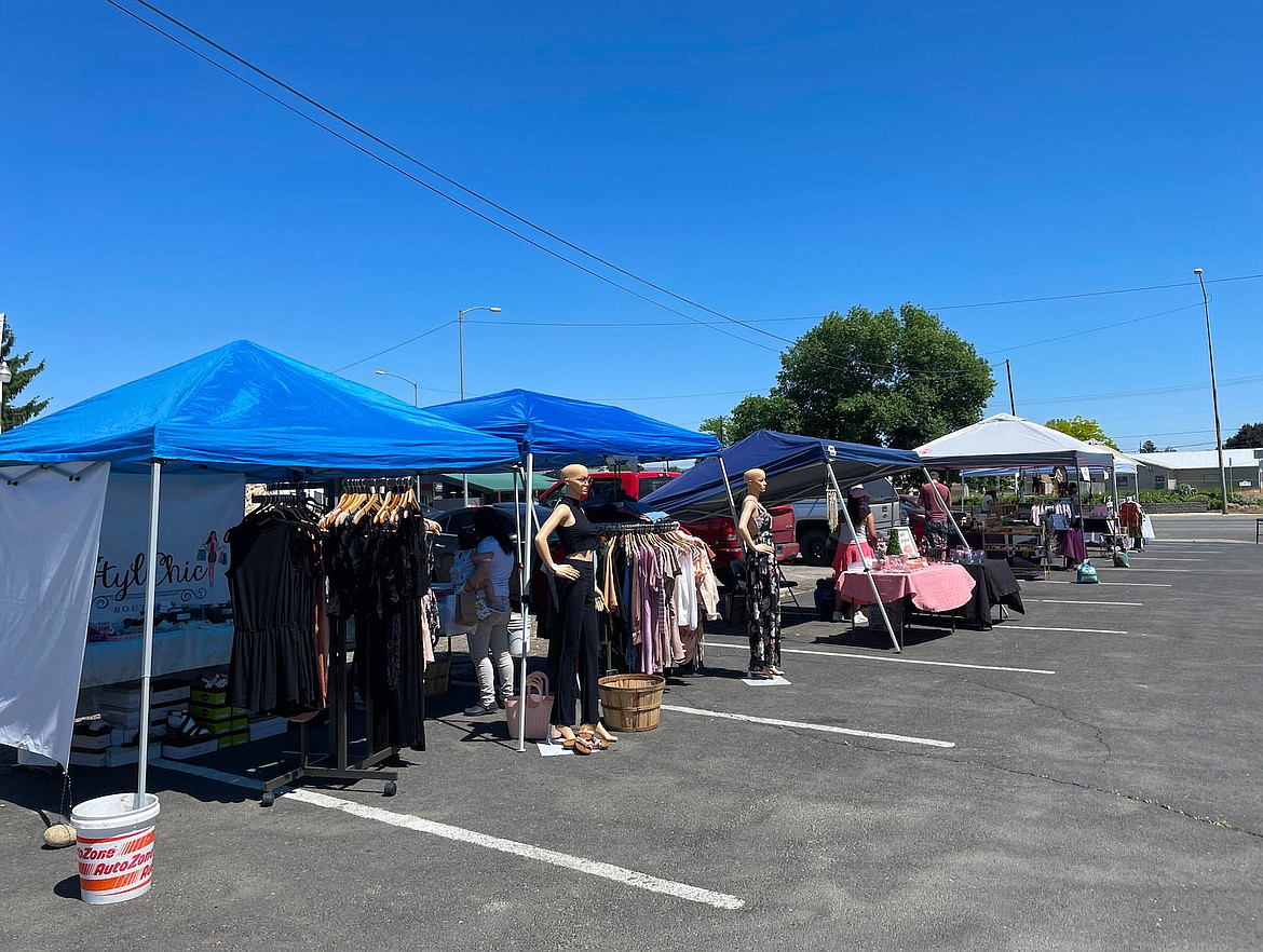 12 vendors of women-owned small businesses line the Andaluz parking lot in Quincy for the She Se Puede Pop Up Saturday and Sunday.
