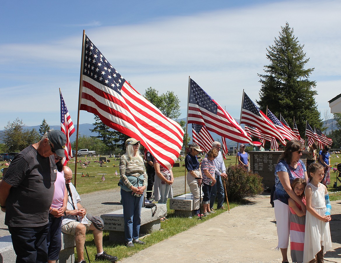 Memorial Day ceremony attendees 2021 (Photo by Rose Shababy)