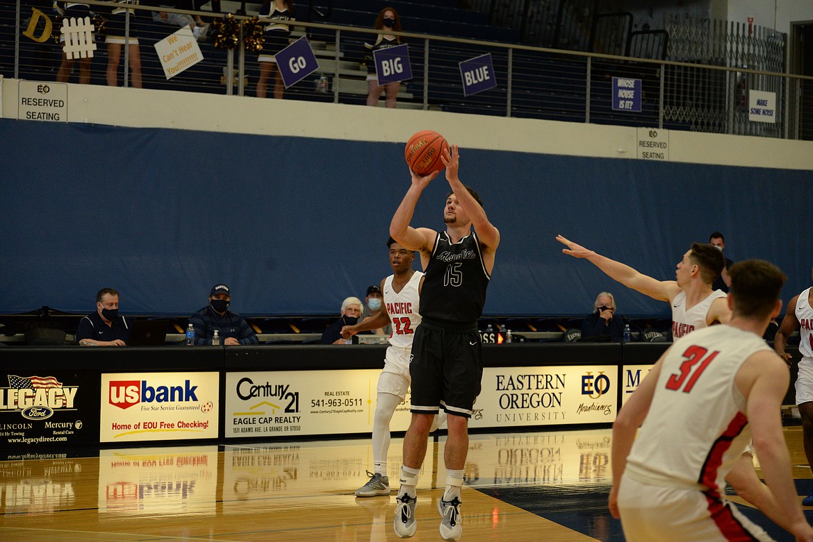 Photo by EOU SPORTS INFORMATION
Max McCullough of Eastern Oregon shoots in a game against Pacific University of Forest Grove, Ore.