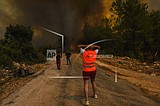 Turkey battles wildfires for 6th day; 10,000 are evacuated