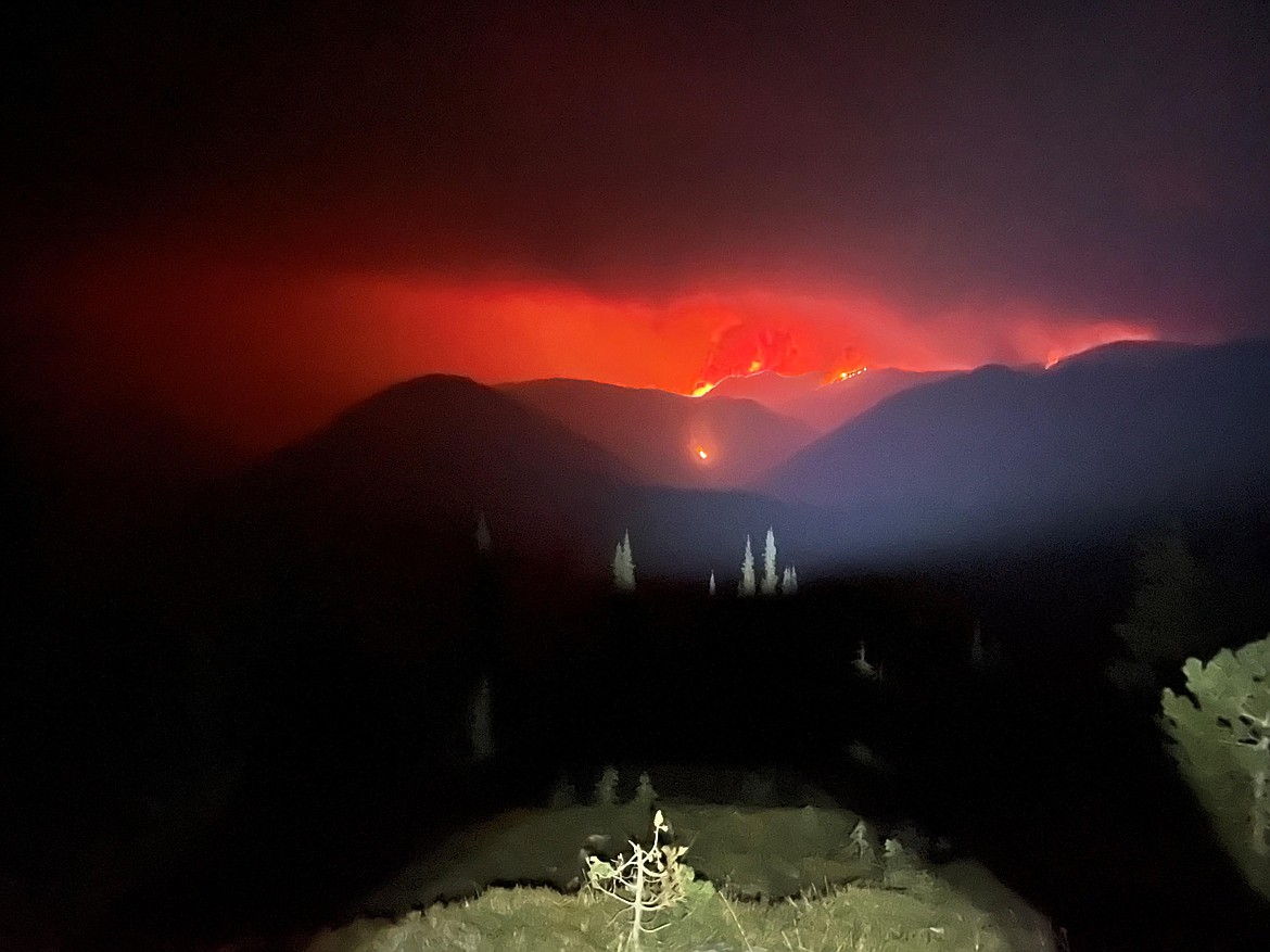 An Aug. 4 photo of the Tumbledown fire from Middle Sister Lookout in the Stateline complex. A crew of 253 has contained 21% of the 11,372-acre fire.