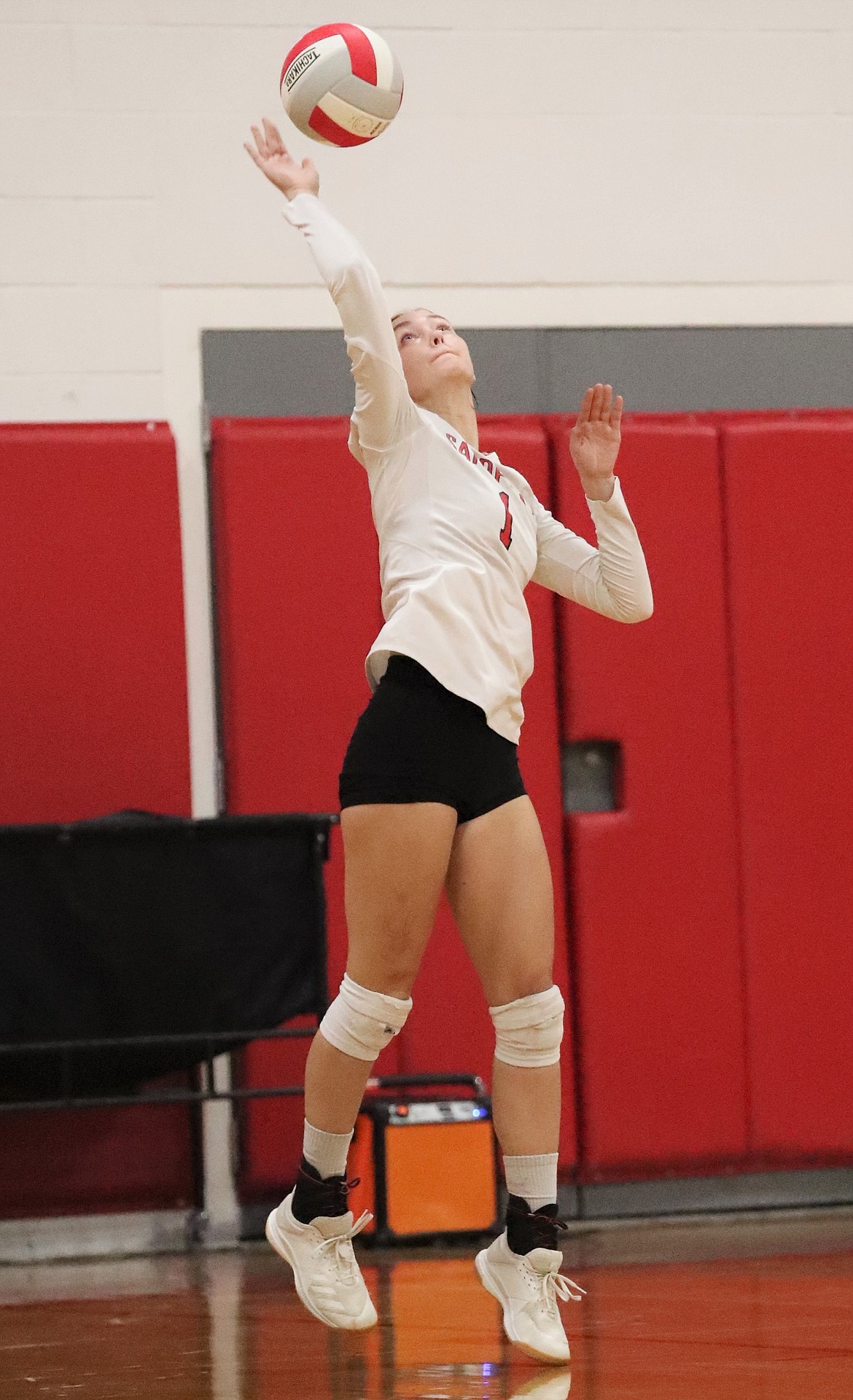 Hailey Roeder serves on Tuesday.