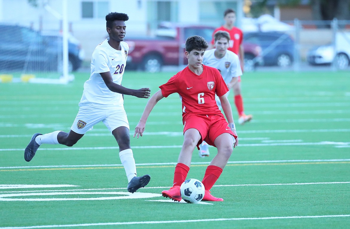 Ander Gauna passes the ball to a teammate on Tuesday.