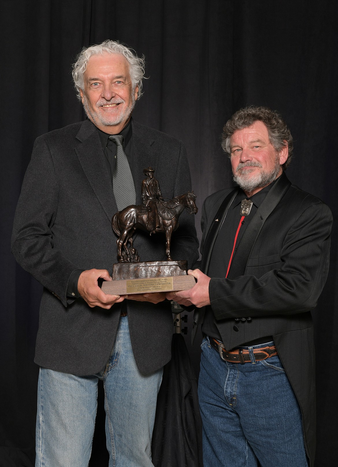 Gus Chambers (right) and Paul Zalis accept the 2021 Western Heritage Award on Sept. 18 in Oklahoma City. (Credit: Hymer Photography)