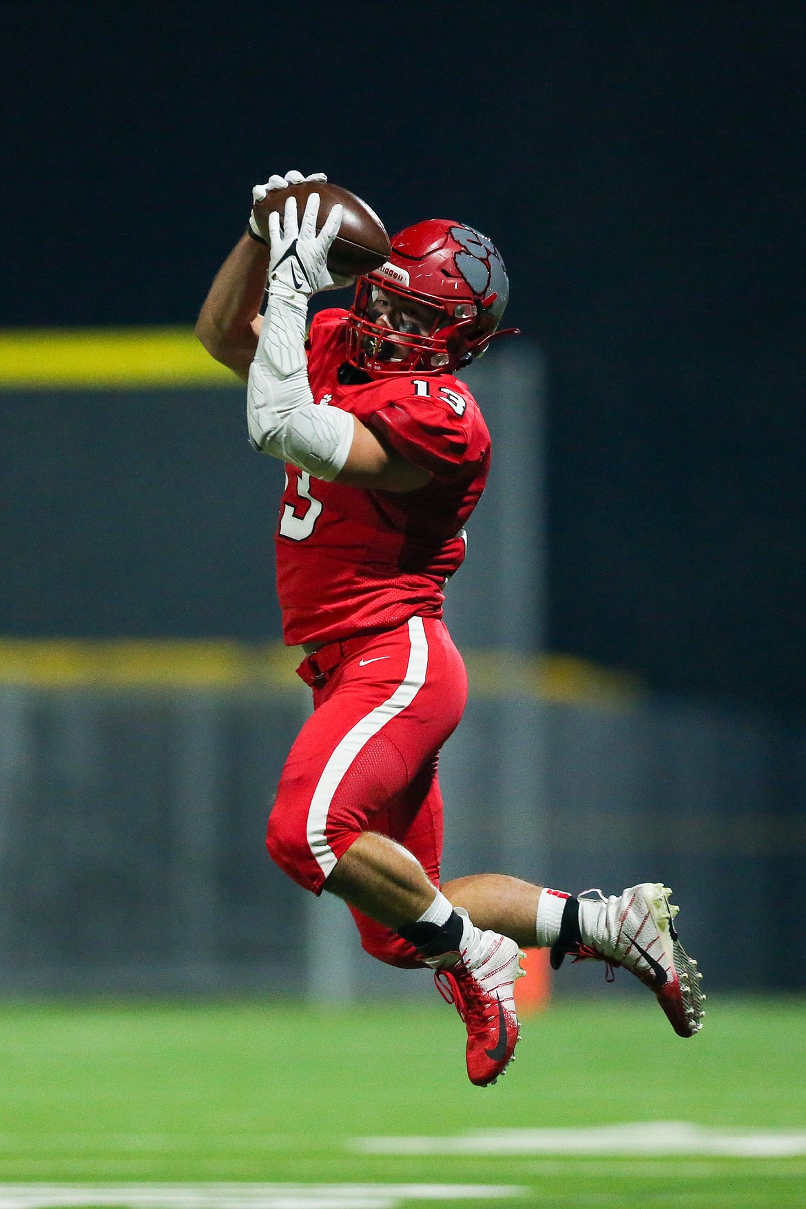 Gerrit Cox catches a pass on Friday night.