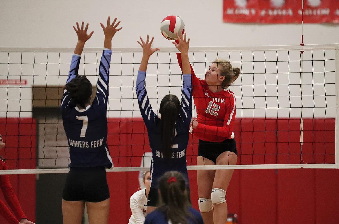 Vivian Platte rises up for a kill on Saturday.