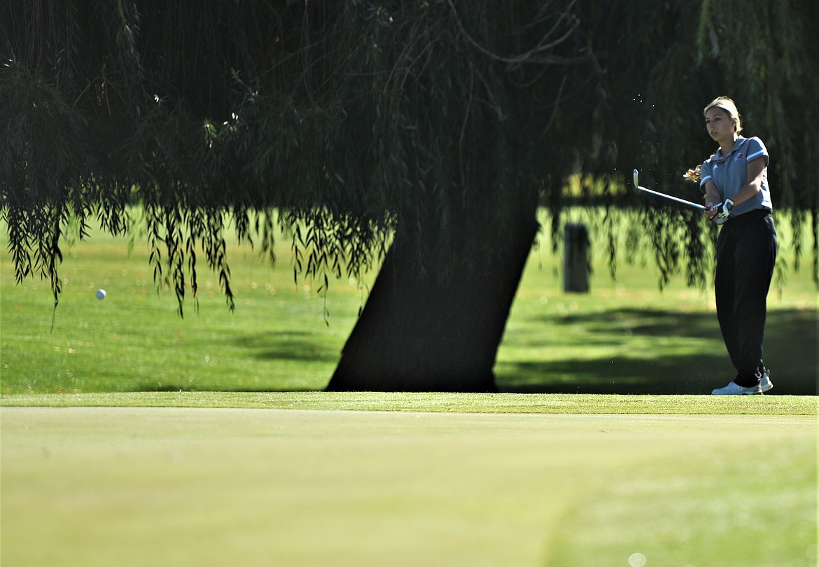 Ronan's Kylee Niemeyer chips onto the green Saturday. (Scot Heisel/Lake County Leader)