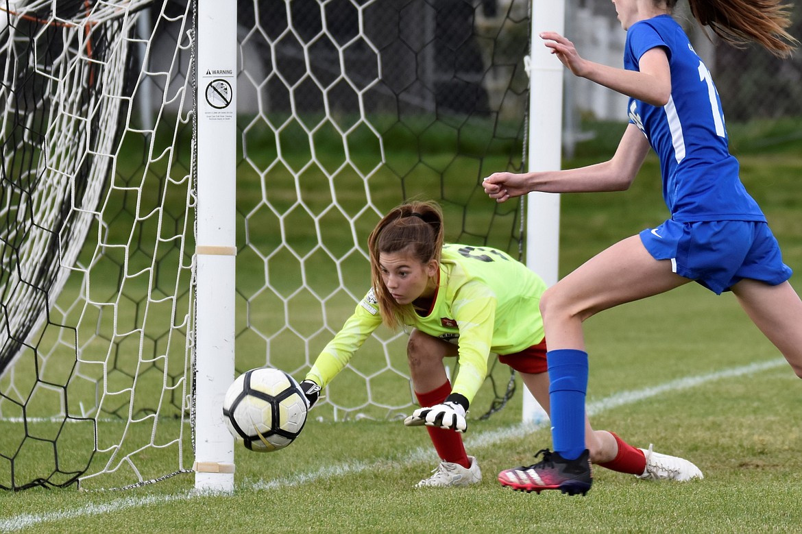 Photo by SUZY ENTZI
The Thorns North FC 08 Girls Red soccer team fell to EW Surf SC Columbia Basin G08 5-1 on Sunday. Alli Carrico had the assist for Avery Lathen's goal. Adysen Robinson (pictured in yellow) and Macy Walters defended the goal for the Thorns.