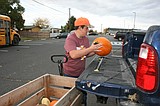 Gourd riddance: Moses Lake FFA holds extra sale for pumpkin surplus