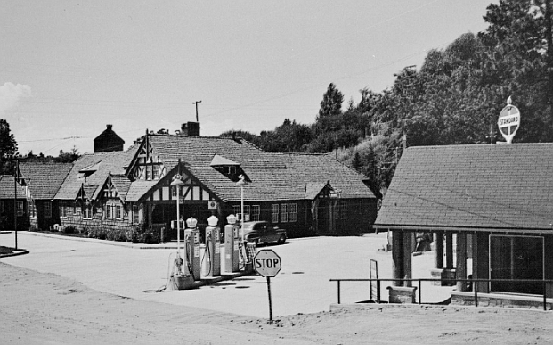 1940s – Bigfork Hotel after it was rebuilt.