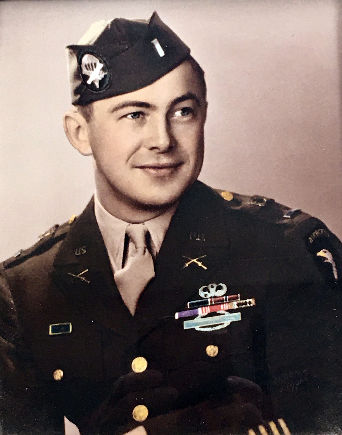 Donald Zahn is seen in his World War II service photo.