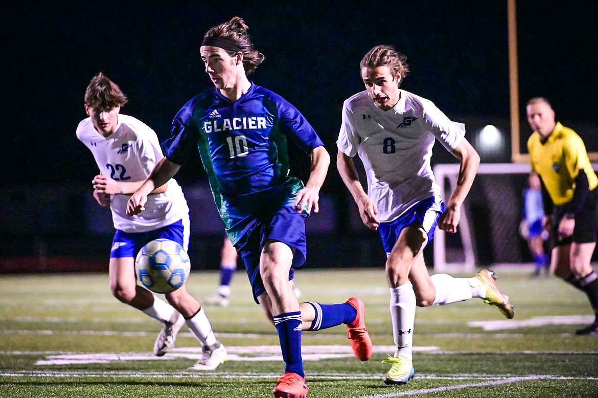 Glacier's Zane Elliott (10) attacks the Gallatin defense in the second half at Legends Stadium on Saturday, Oct. 23. (Casey Kreider/Daily Inter Lake)