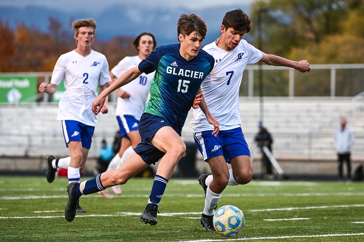 Glacier's Bridger Dalla Betta (15) attacks the Gallatin defense in the first half at Legends Stadium on Saturday, Oct. 23. (Casey Kreider/Daily Inter Lake)