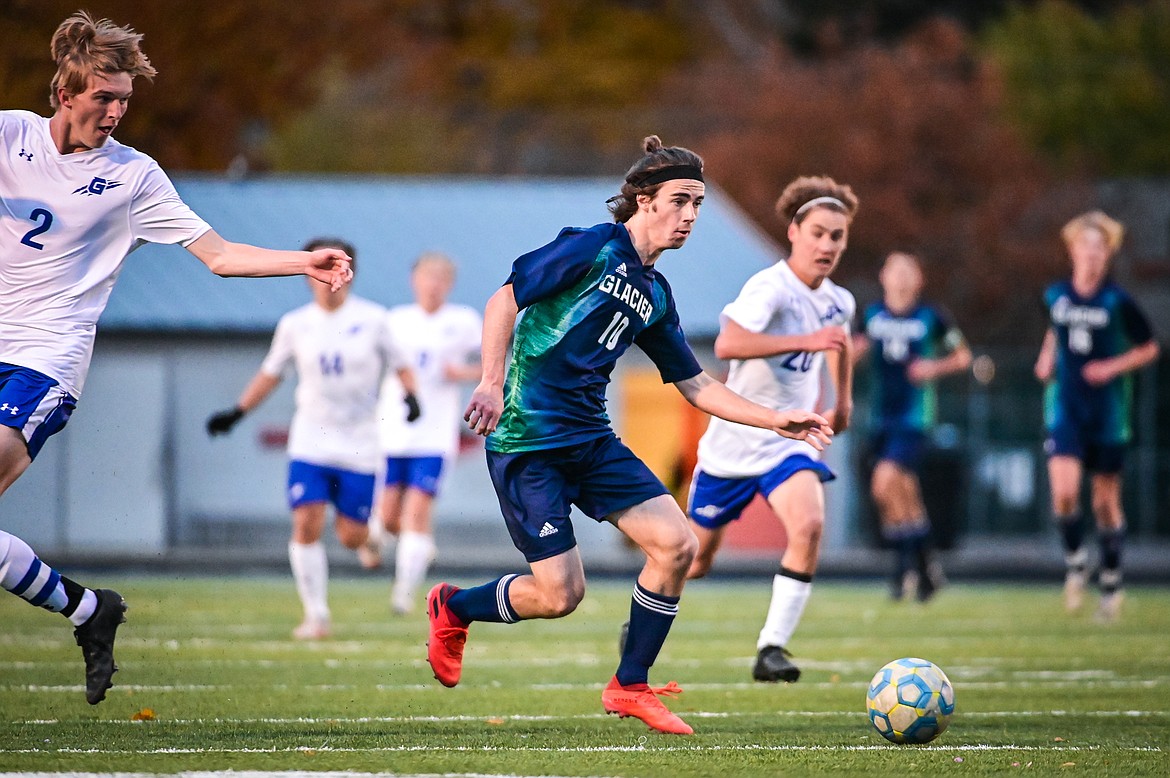 Glacier's Zane Elliott (10) attacks the Gallatin defense in the first half at Legends Stadium on Saturday, Oct. 23. (Casey Kreider/Daily Inter Lake)