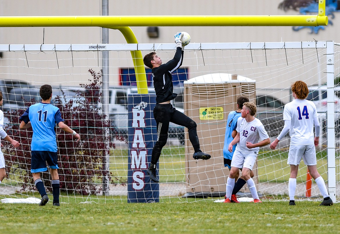 Keeper Bryce Dunham makes a save in the second half. (JP Edge photo)