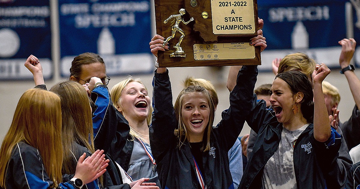 Champs! Sempf takes title as girls cross country takes first ever state ...