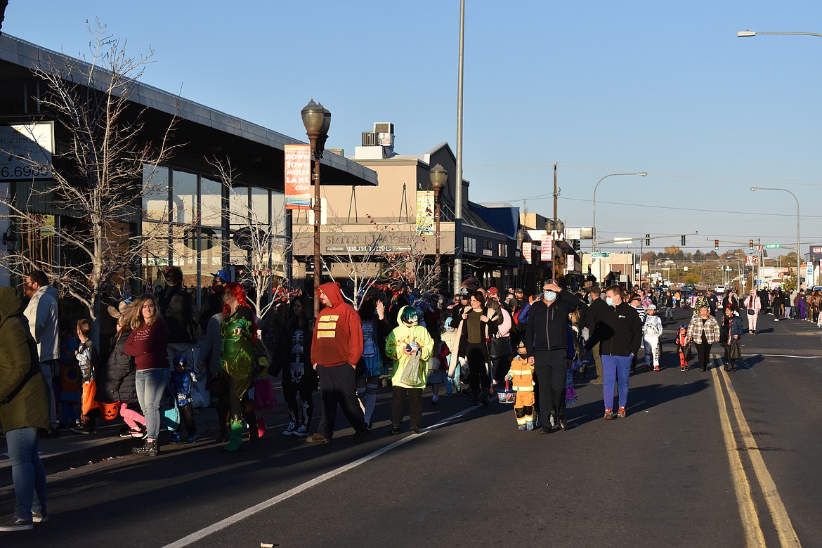 Annual Downtown Moses Lake Trick or Treat sees huge turnout Columbia