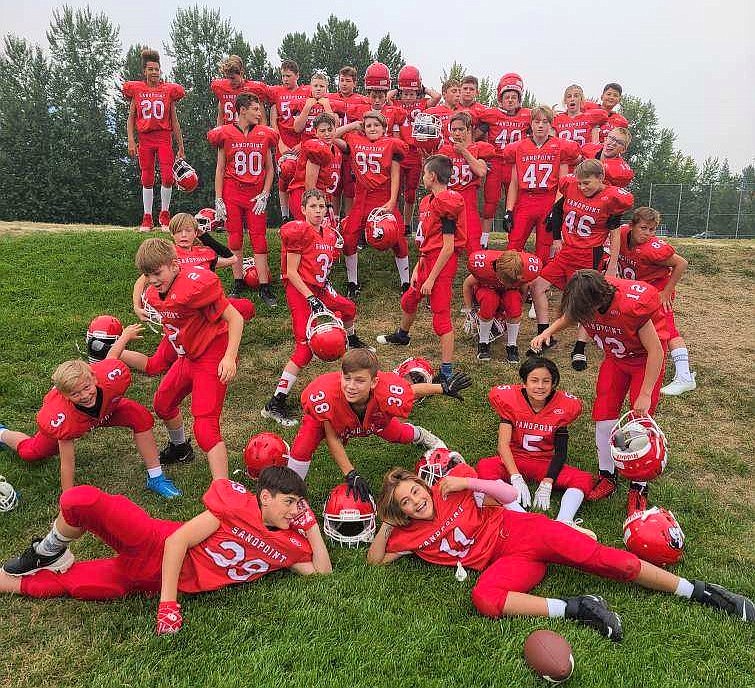 The Sandpoint Middle School seventh grade football team poses for a photo. The seventh grade team finished 4-5.