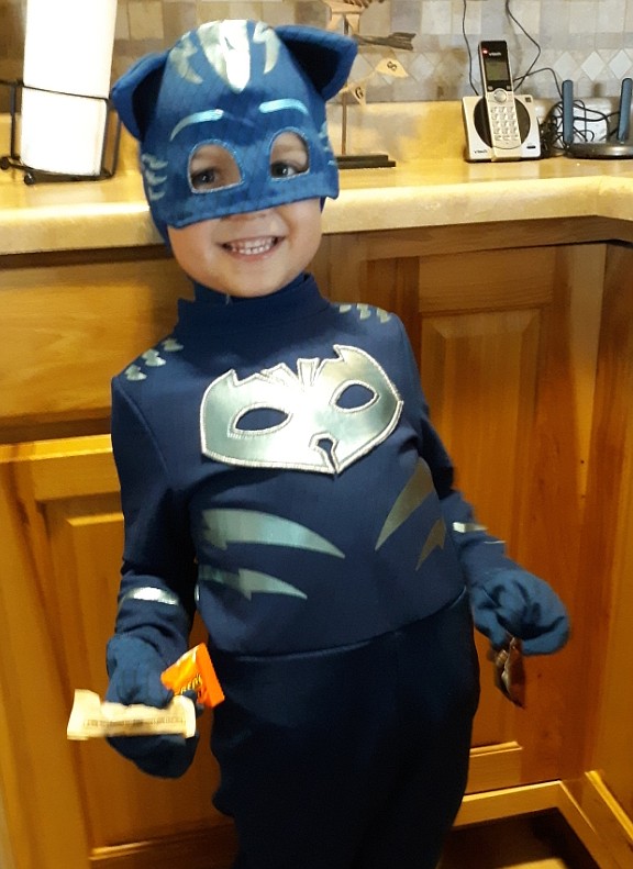 Maddox Hansen ready for trick or treating.