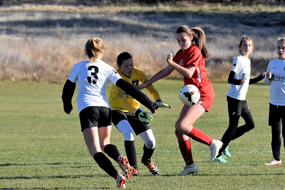 Photo by SUZY ENTZI
The Thorns North FC 08 Girls Red soccer team played three games this past weekend. Avery Lathen and Kambrya Powers each had one goal. Hailoh Whipple had an assist. Macy Walters and Adysen Robinson defended the goal. Pictured for the Thorns in red is Kambrya Powers.